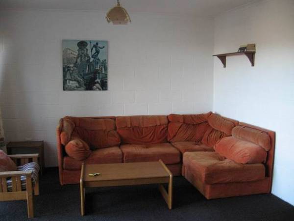 WINTER STAFF & 16 WEEK WINTER LEASES Picture 1