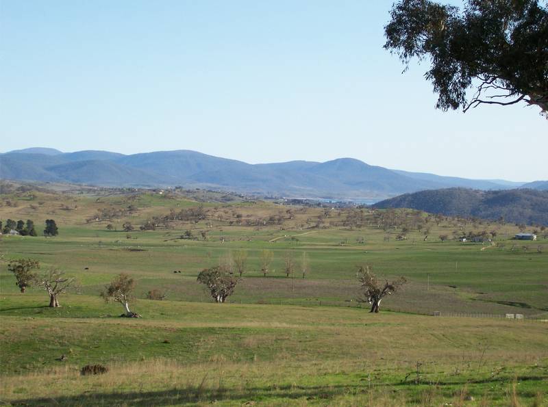 11.6ha with Superb Mountain & Lake Views in a Rural setting Picture 1