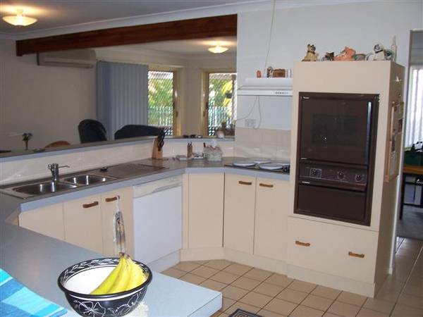 Entertainers Delight - Kippa Ring Picture 3