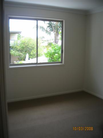 NEAR NEW TOWNHOUSE! Picture 3