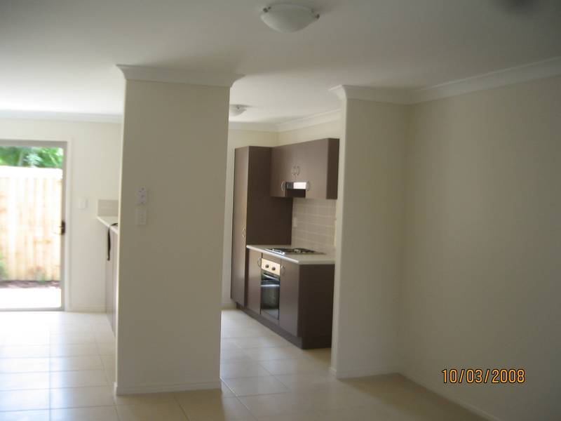 NEAR NEW TOWNHOUSE! Picture 2