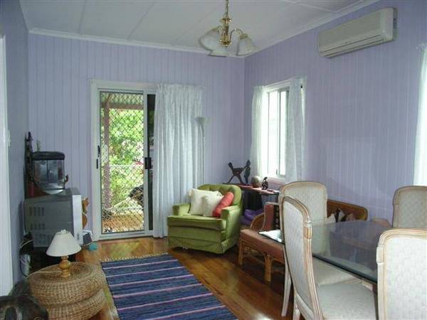 Cute Cottage - Walk to Water Picture