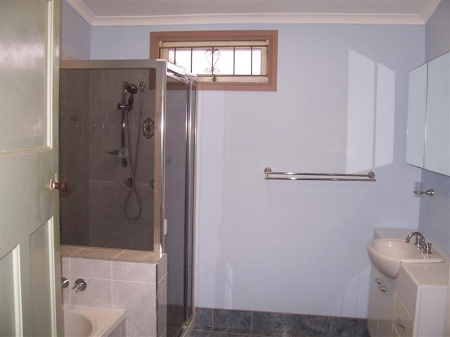 LOCATION, LOCATION! Picture 2