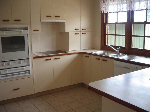 PRETTY AS A PICTURE! Picture 2