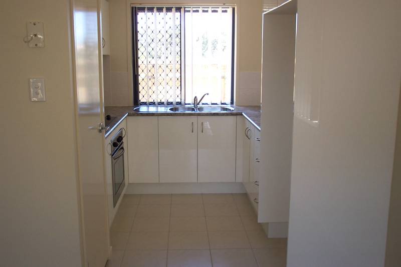 2 Level Townhouse ... Picture 2