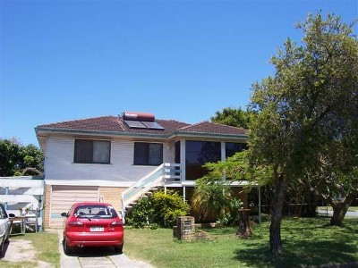 Lots of Extras Here - Kippa Ring Picture Lots of Extras Here - Kippa Ring Picture