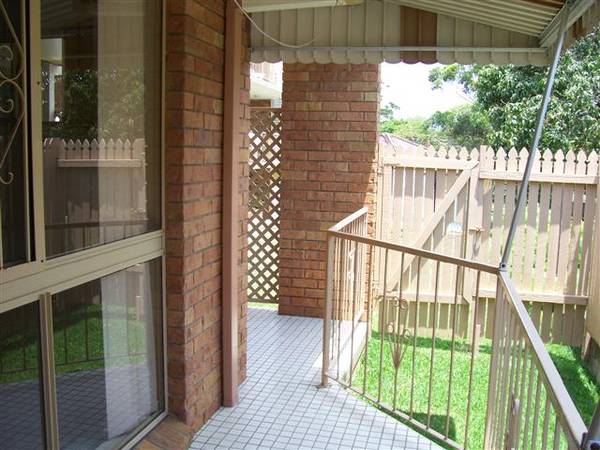 Walk to water, shops etc!!!! Picture 3