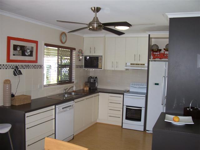 Summer Delight - with pool Picture Summer Delight - with pool Picture