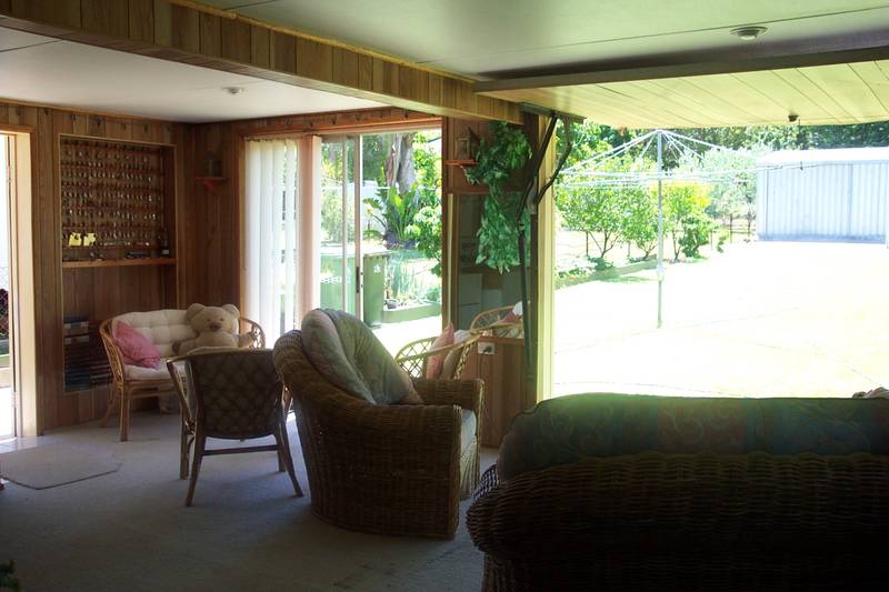 Bar & Rumpus Area Picture 1