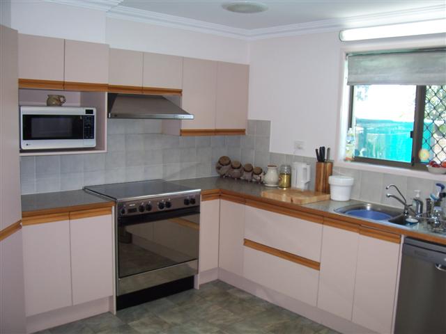 Solid Family Home on 931m2 + Pool & Spa Picture 2