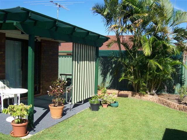 Stylish Duplex - Kippa Ring Picture 3