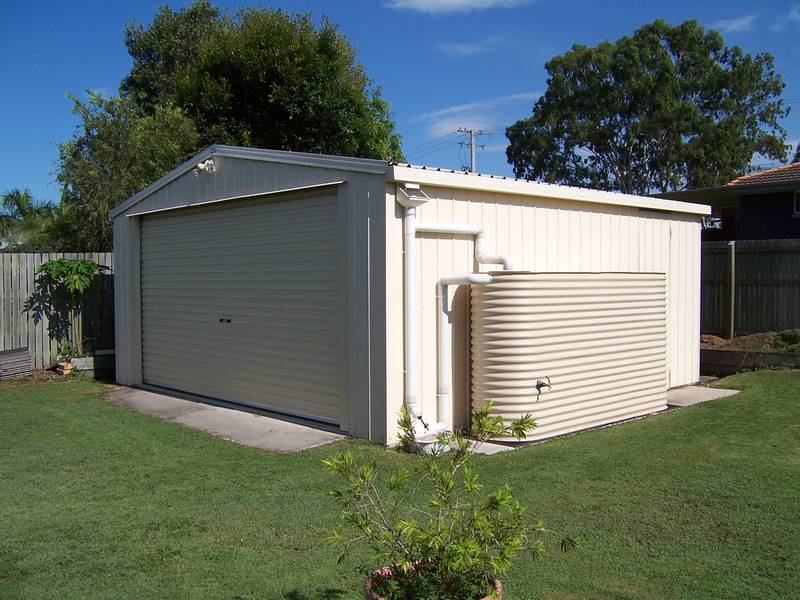 Ideal Family Home on 801m2 + 6m x 6m Shed Picture 2