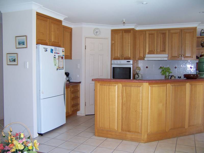 Ideal Family Home on 801m2 + 6m x 6m Shed Picture 3