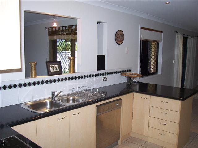 Huge
Family Home on 1000m2 Picture 3