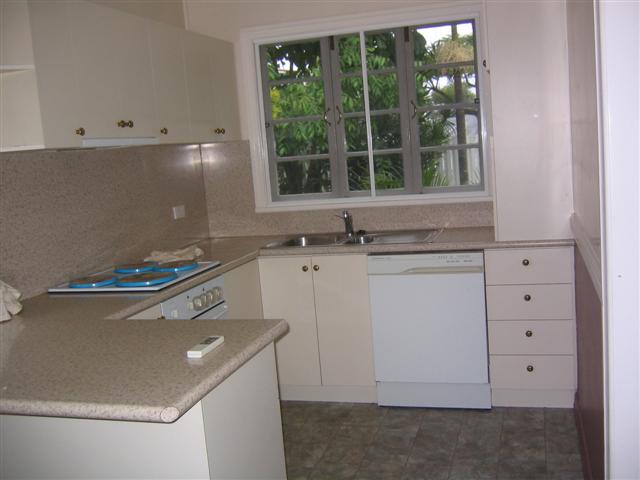 BIG REAR DECK & RUMPUS/MEDIA ROOM Picture