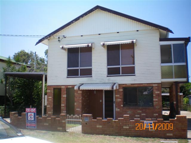 Newly Refurbished Home 50m from the Beach... Picture 1