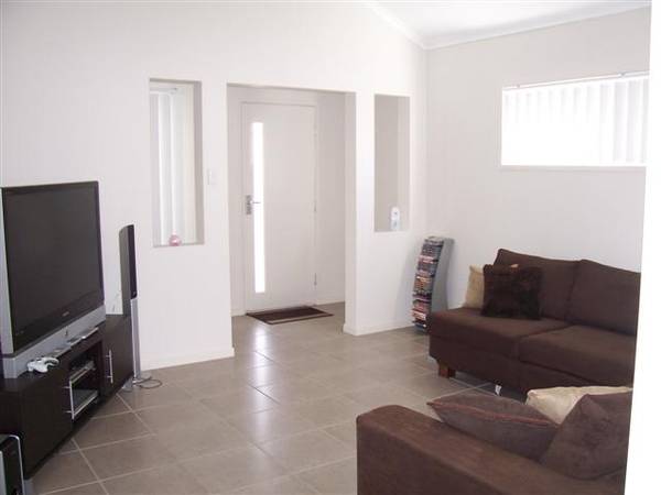 Display Home Quality - Rothwell Picture 2