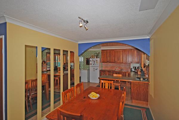 OVERSEAS OWNER WILL CONSIDER ALL OFFERS SERIOUSLY Picture 3