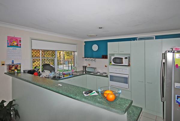 THORNLANDS ACREAGE Picture 3