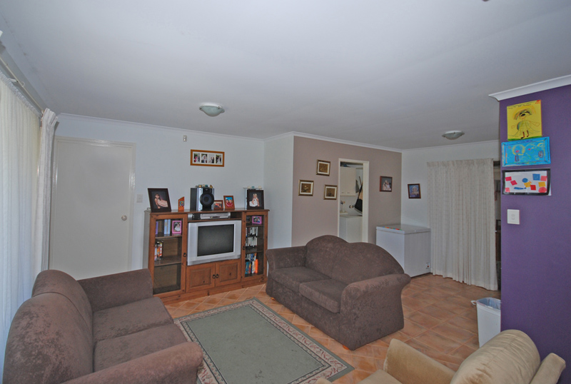 WALK TO THOMPSONS BEACH
VICTORIA POINT ---``Tradesman Special`` ---`` AWESOME
7x7mtr Shed ``- NEAT HOUSE Picture