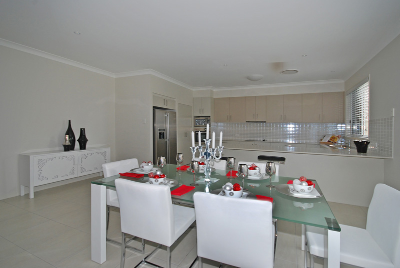 Stunning New Ex Prize Home - Bayviews Quiet Street Picture 2