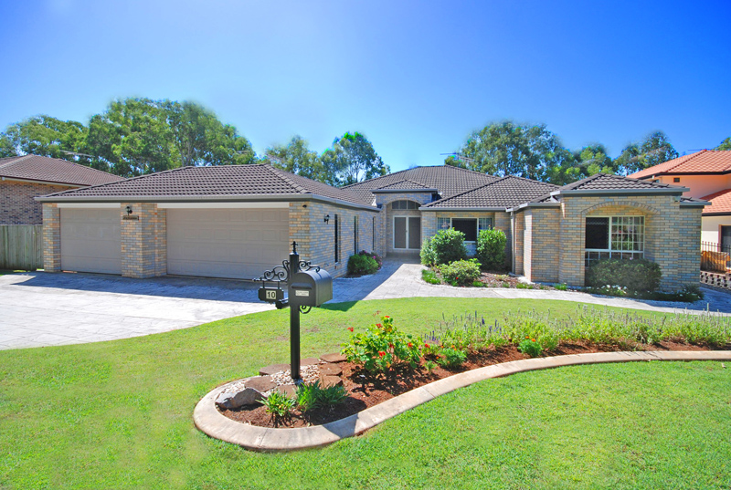 ORMISTON...... Bayview Entertainer on Big 1400m2 Block Picture 1