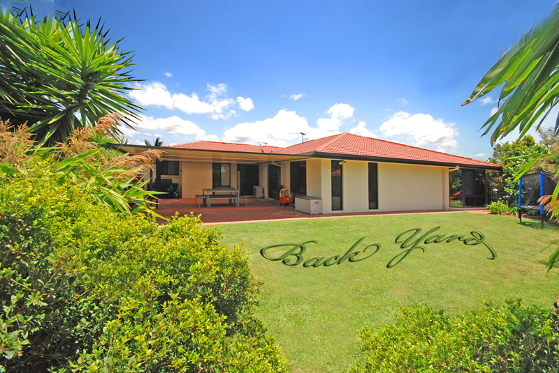 IMMACULATELY PRESENTED FAMILY HOME Picture 1