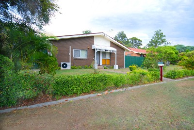 THORNLANDS ~ NEAT AS A PIN Picture