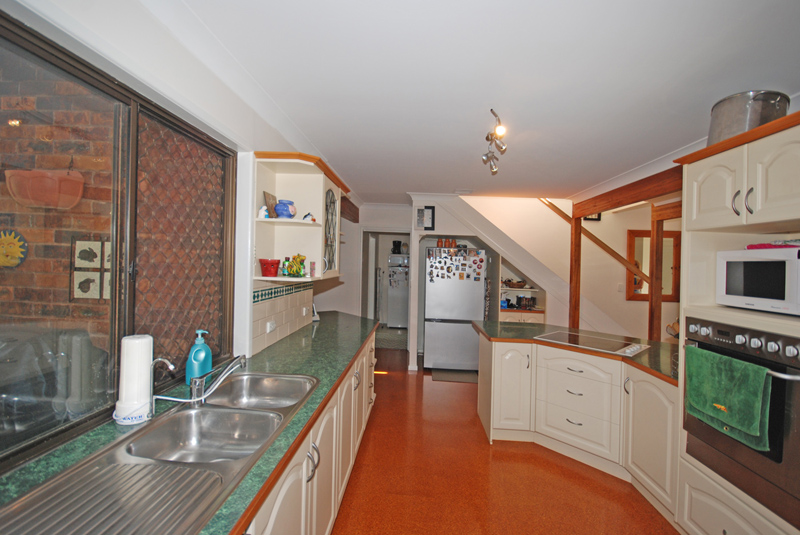 'WATERSIDE LIVING' in Pt Halloran Victoria Point----Offers over $600,000. Picture 2