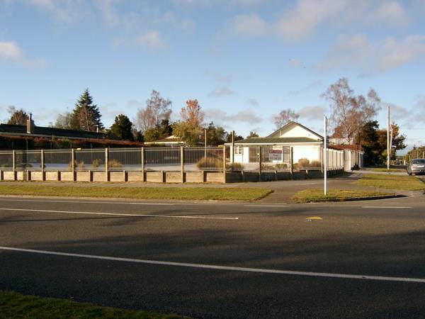 CORNER SITE FOR LEASE Picture 3