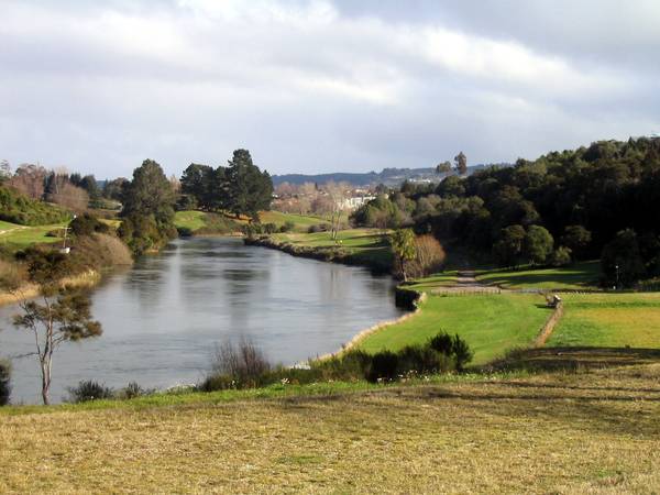 SUNNY & SHELTERED Picture 2