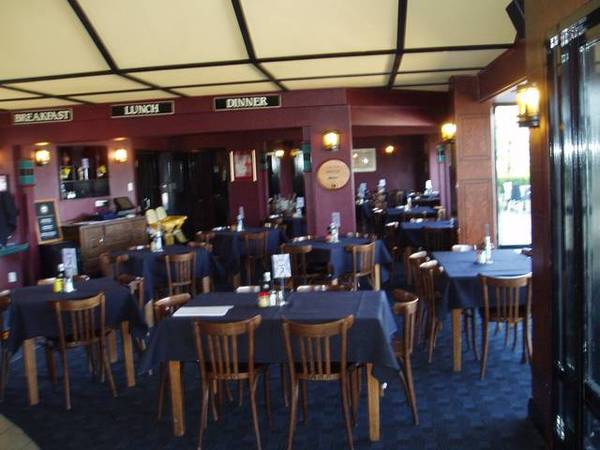 TAUPO'S OWN ENGLISH STYLED RESTAURANT & BAR Picture 3