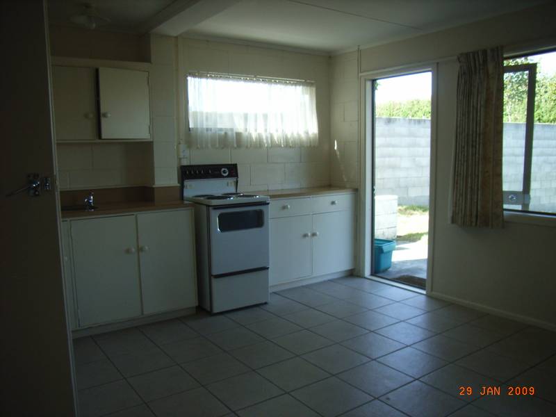 FLAT IN HILLTOP Picture 2