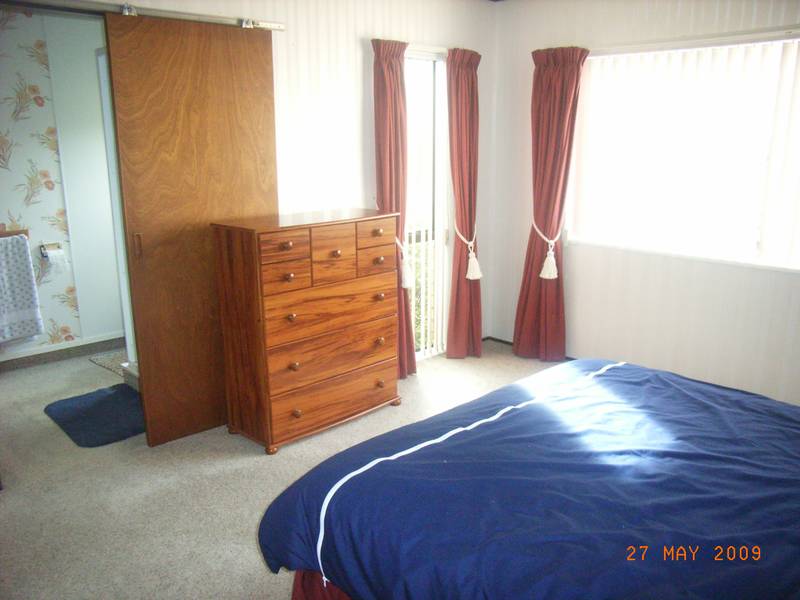 LIVE LIKE A KING IN KEMPTON Picture 1