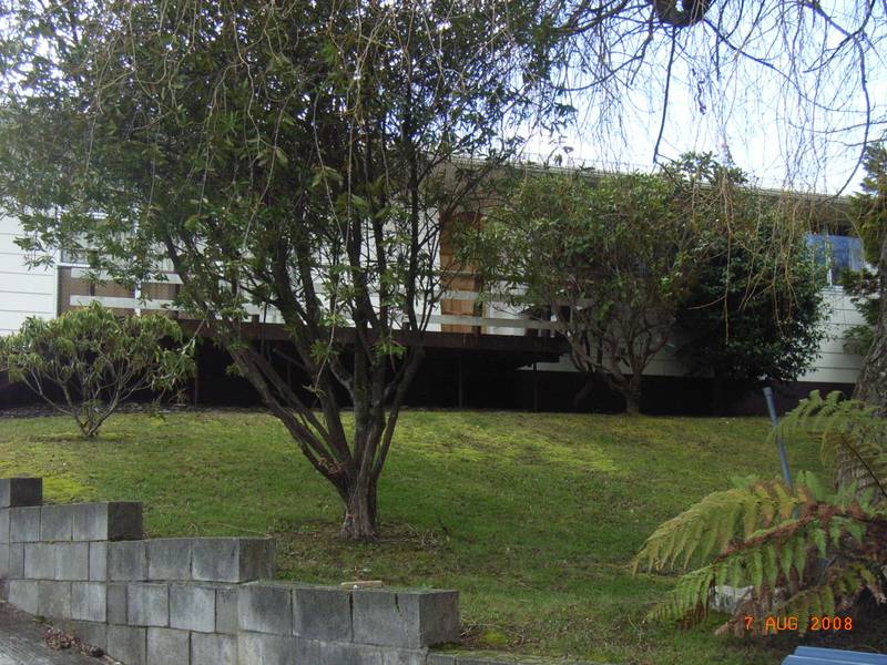 FAMILY FRIENDLY IN HYDE Picture 1