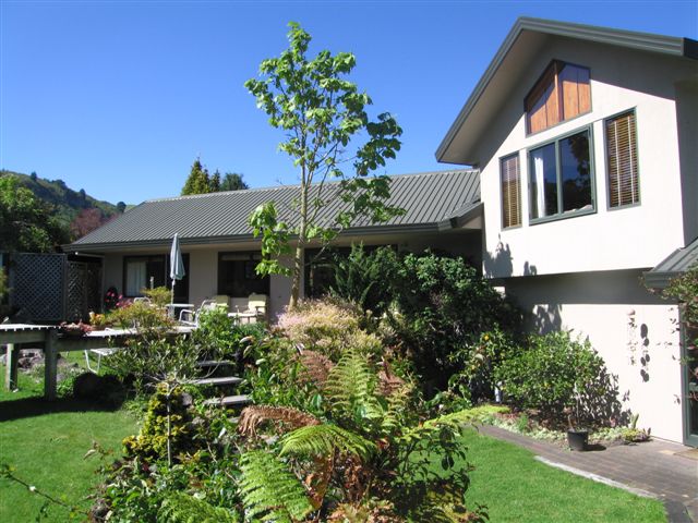 DESIGN FEATURES YOU WON'T SEE REPEATED ELSEWHERE...... Picture 3