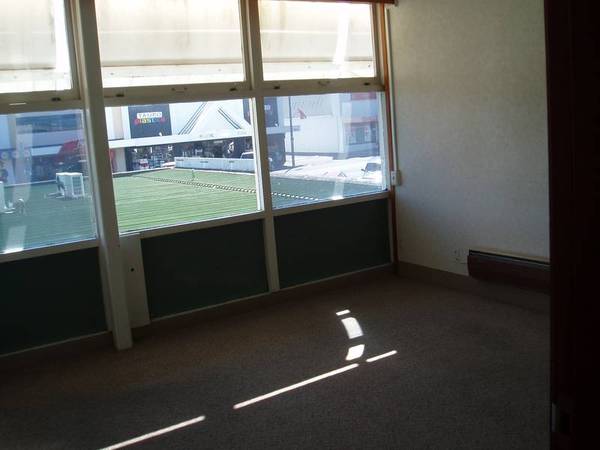 OFFICE SPACE FOR LEASE Picture 2