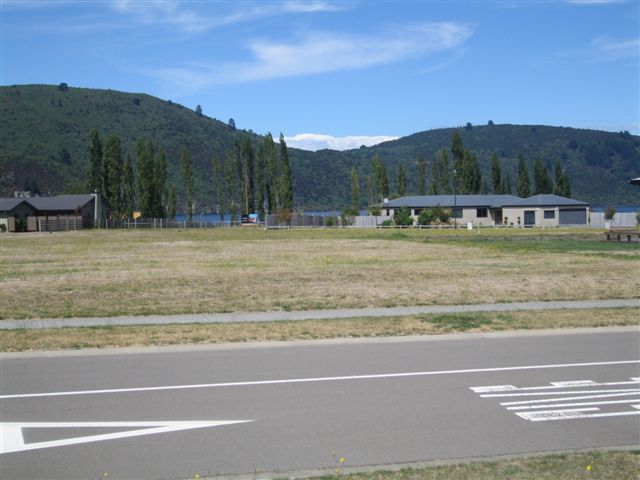 GREAT PRICE FOR THIS SPECIAL LOCATION Picture 3