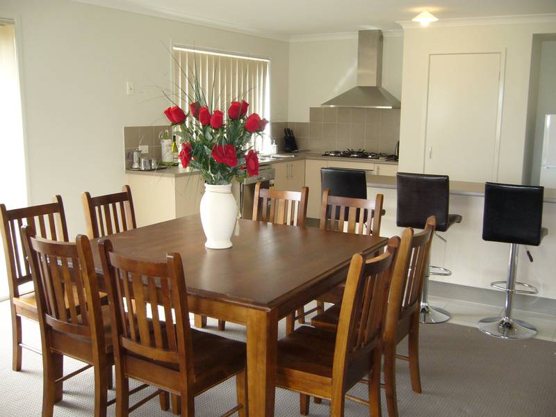 HIGH - $1600pw & $250pn
LOW - $1000pw & $200pn Picture 3