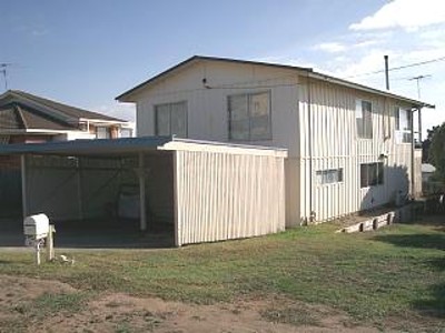 Darryl St 4 Bedrooms with Views of the Bay Picture Darryl St 4 Bedrooms with Views of the Bay Picture