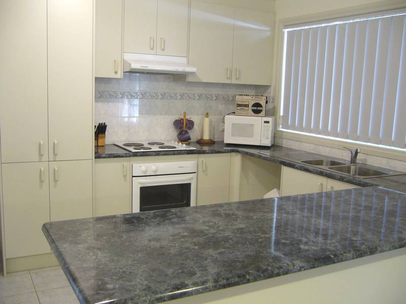 HIGH - $1200pw & $175pn
LOW - $700pw & $150pn Picture 3