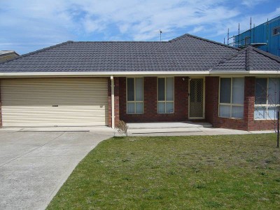 HIGH - $1200pw & $175pn
LOW - $700pw & $150pn Picture