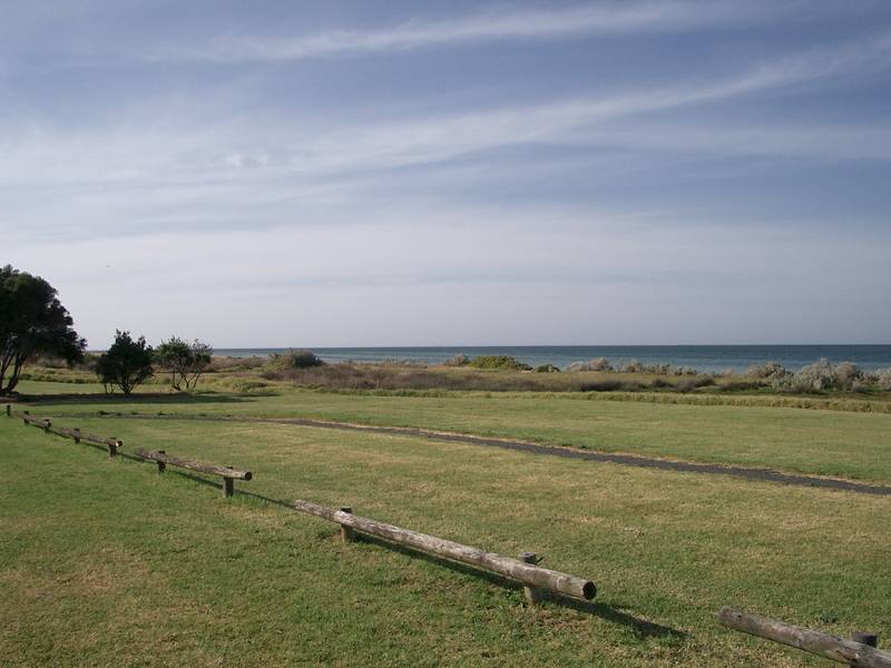 VACANT BLOCK ON THE ESPLANADE Picture 3