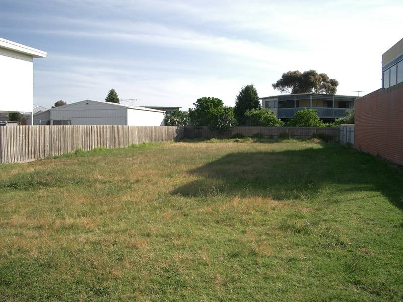 VACANT BLOCK ON THE ESPLANADE Picture 1