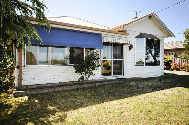 LOOKING FOR A LARGE BLOCK ON THE BEACH FRONT? Picture 2
