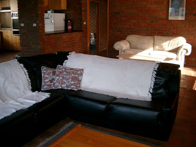 HIGH - $1300pw & $250pn
LOW - $750pw & $220pn Picture 2