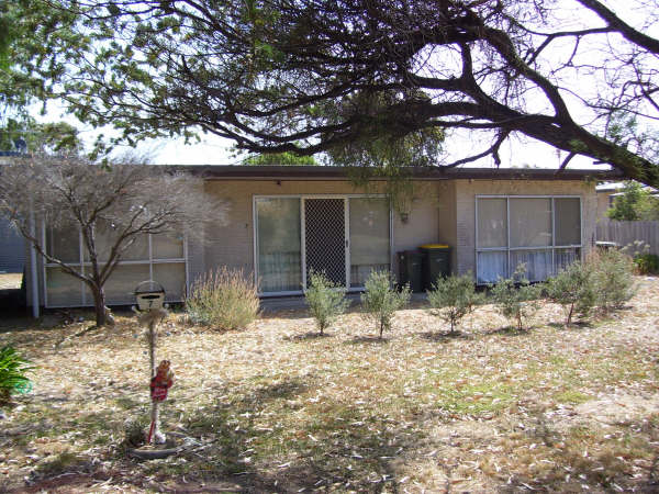 Large block, quiet location Picture 1