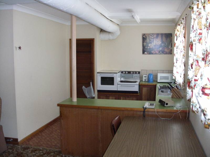 Two Bedroom flat in Ramblers Road Picture