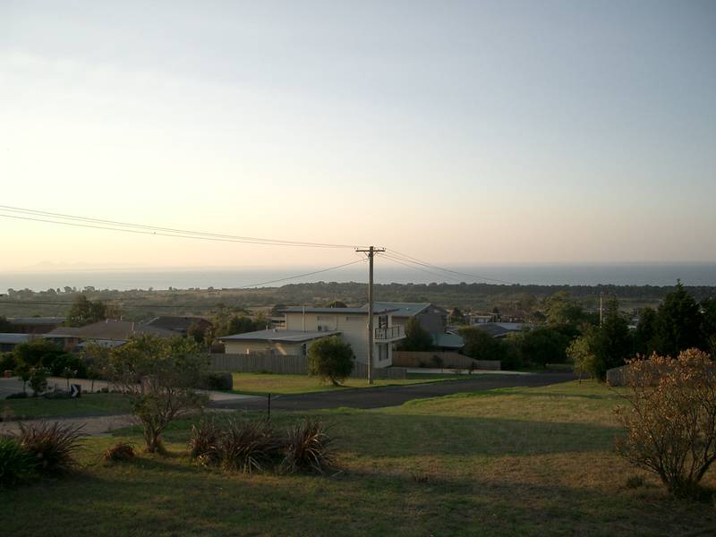 HIGH UP ON TOP OF THE HILL Picture 1