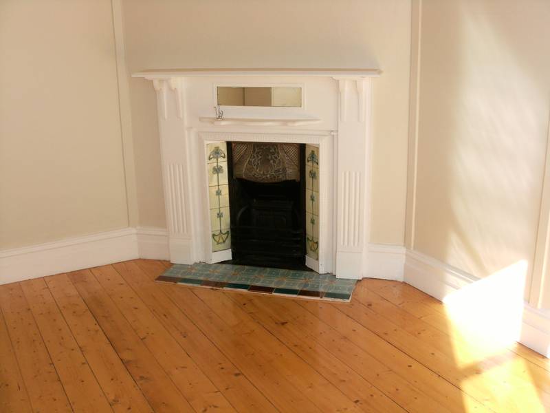 Renovated 3 Bedroom Victorian Home Picture 2